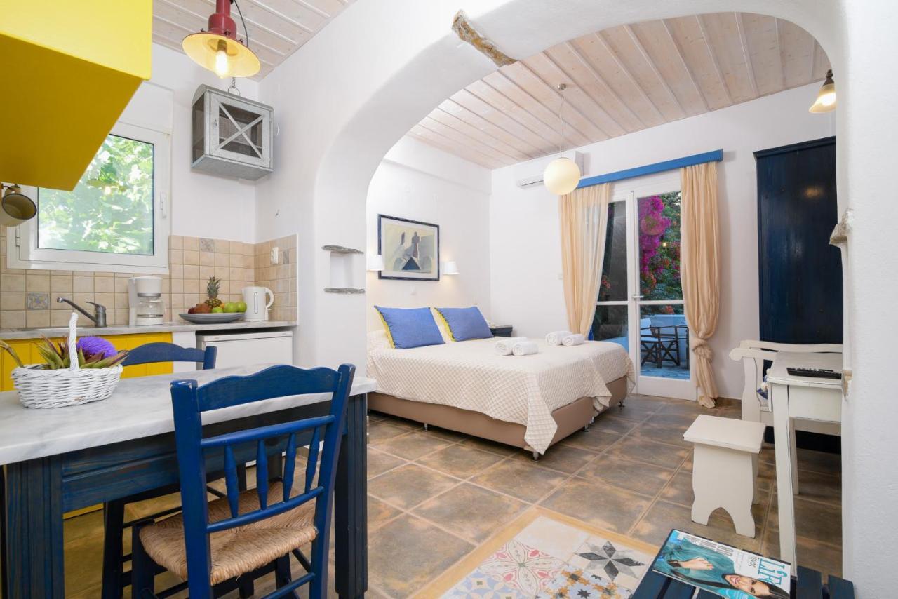 Golden Beach Studios & Suites Tinos Екстер'єр фото